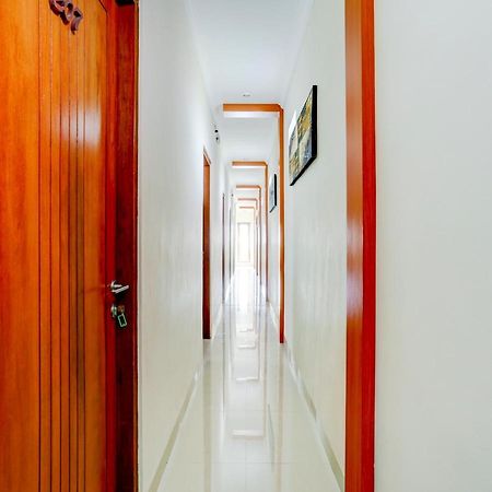 Super Oyo Capital O 90291 Vin Stay Petanu Pesanggaran Экстерьер фото